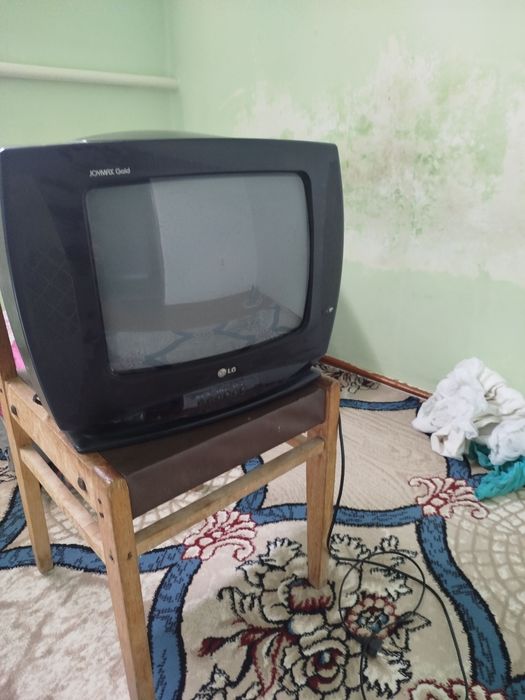 Сатылады, ҳәммеси келисип бериледи, сынбаган, кырылмаган.