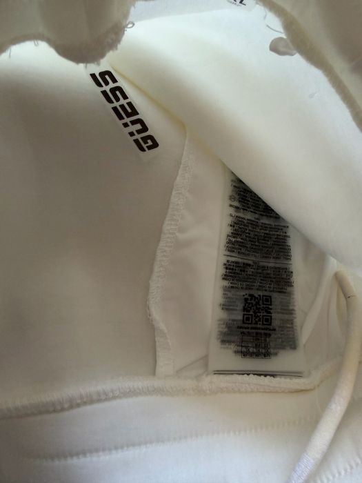 Ново дамско дошнище guess