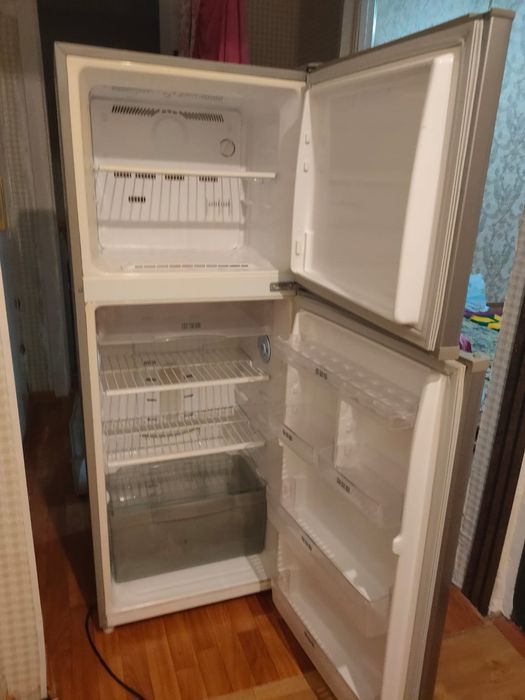 Холодильник сатылады