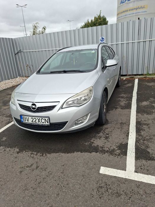 opel astra j 2011