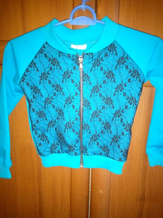 Продам спортивный костюм