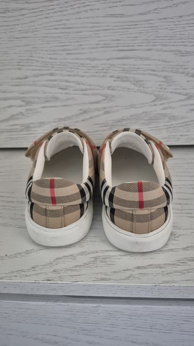 Обувки  Burberry размер 31, отлично състояние