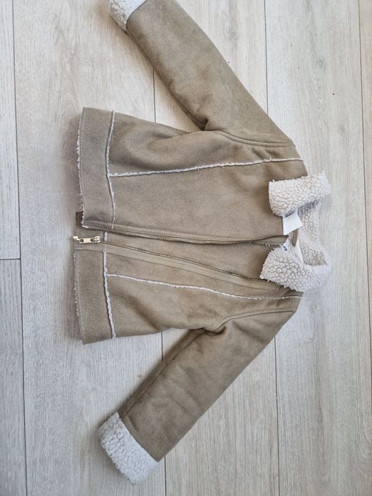 Geaca piele întoarsă