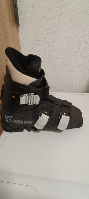 Продавам Ски обувки