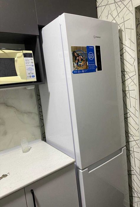 Холодильник Indesit ITS 5200 W новый