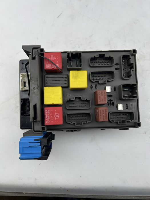 Renault Espace Mk 4 (2002-2014) modul de control electronic și cutie de siguranțe