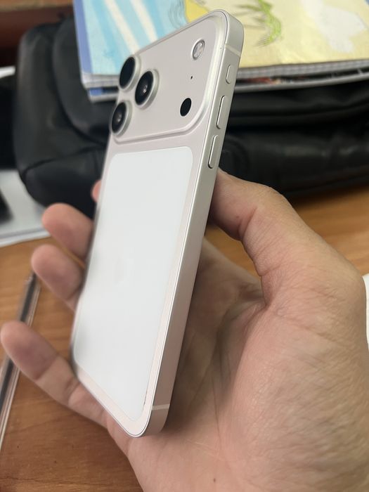 iphone 11 64 pamit 17 pro qilingan