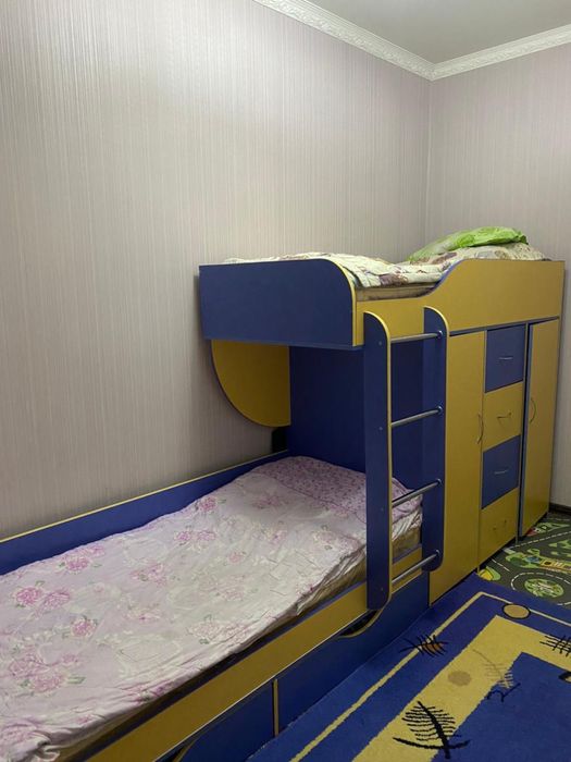 двухъярусная кровать