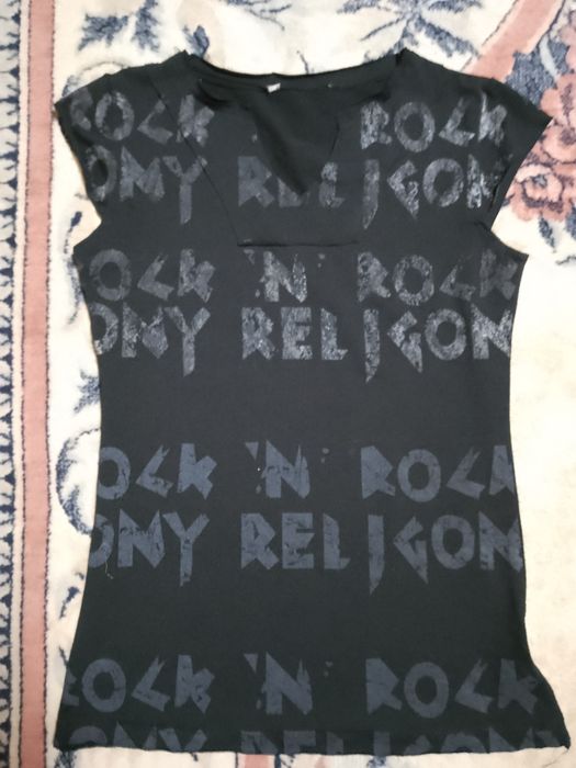 Лот дамски блузки.