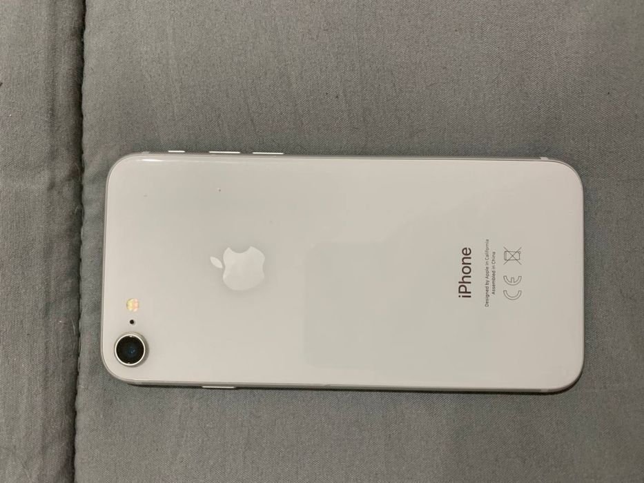 iPhone 8, 64 GB — оригинал, рабочий, торг