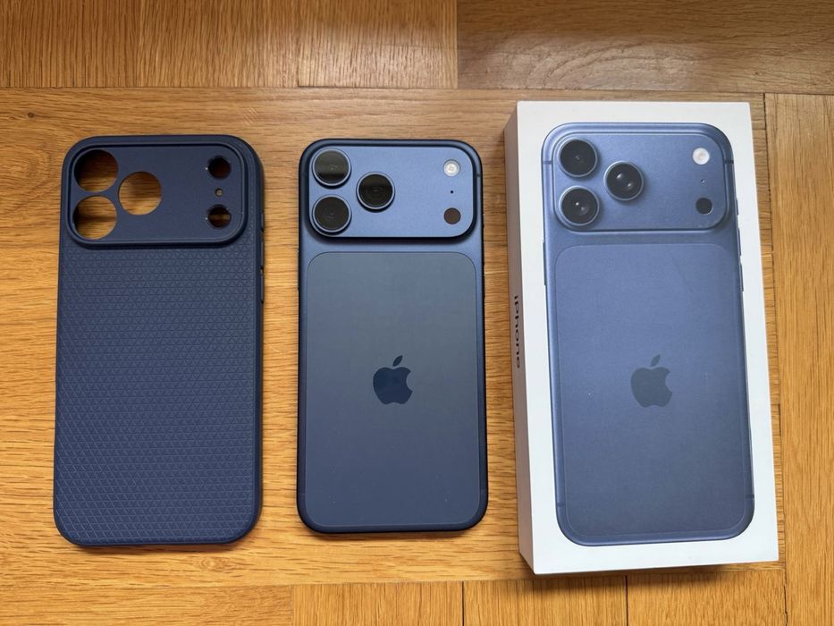 iPhone 17 pro max с аксесоари