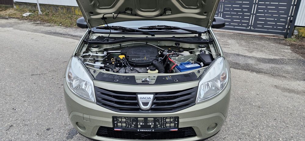 Dacia Sandero 2009 motor1.4 benzina AC ,servo,pret 2400€ negociabil