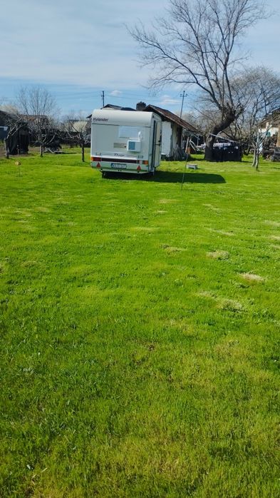 Vând casa bătrânească cu teren 1425 mp in Oarja,jud Arges.