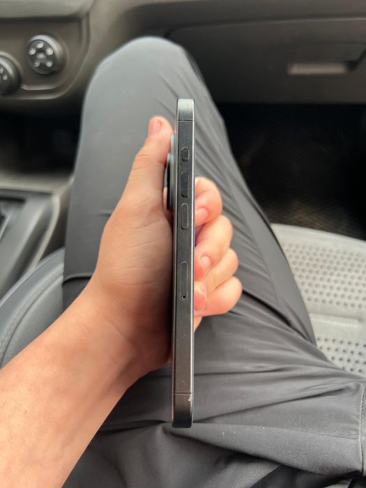 iPhone 15 Pro в отличном состоянии