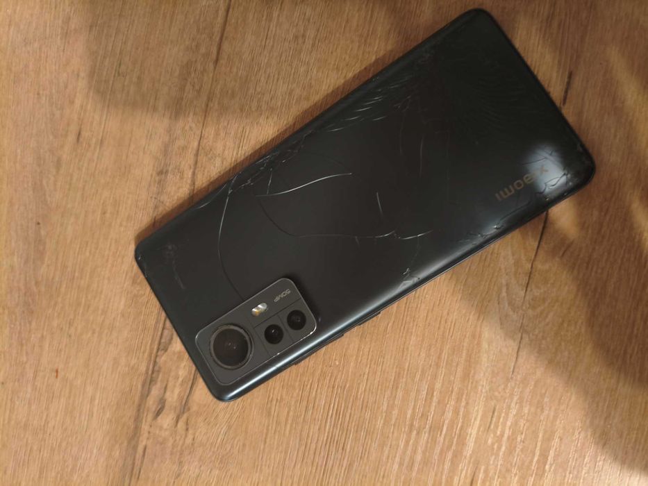 Xiaomi 12 телефон