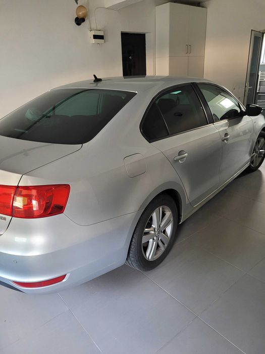 VOLKSWAGEN Jetta 2012 — imagine 3