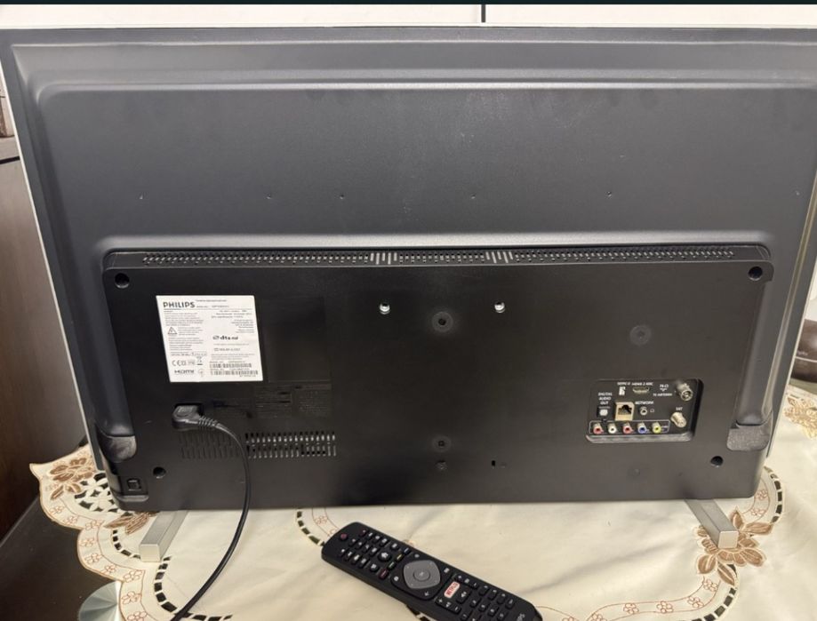 Vând Smart tv Philips +suport perete