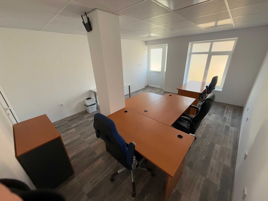 Дава се под наем Офис в Габрово, Център - 25 кв.м за 178.5 € - Снимка #6