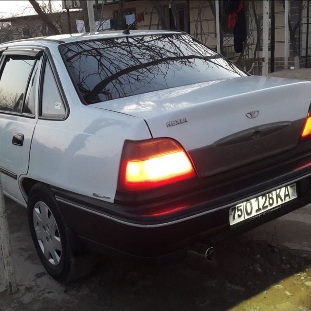 Nexia 1 xolati yaxshi polik chixol bor mator yaxshi kamchilik yoq