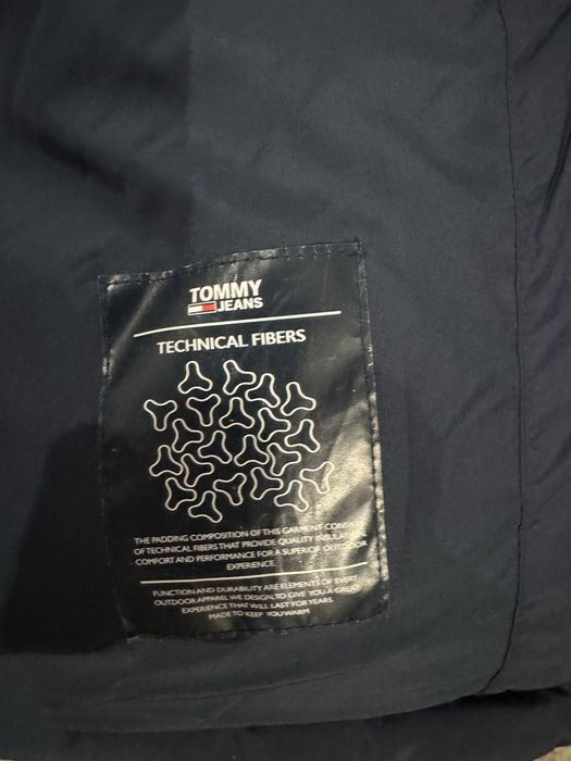 De vanzare 2 geci Tommy Hilfiger (Napapijri , Calvin Klein )