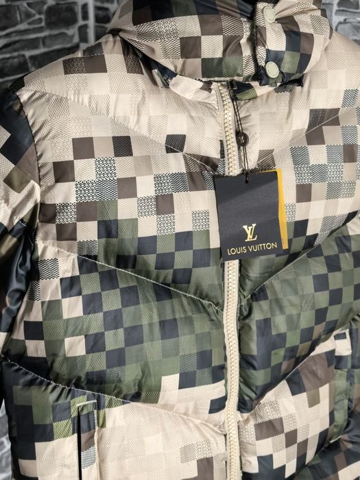 Lois Vieton ново яке високо качество