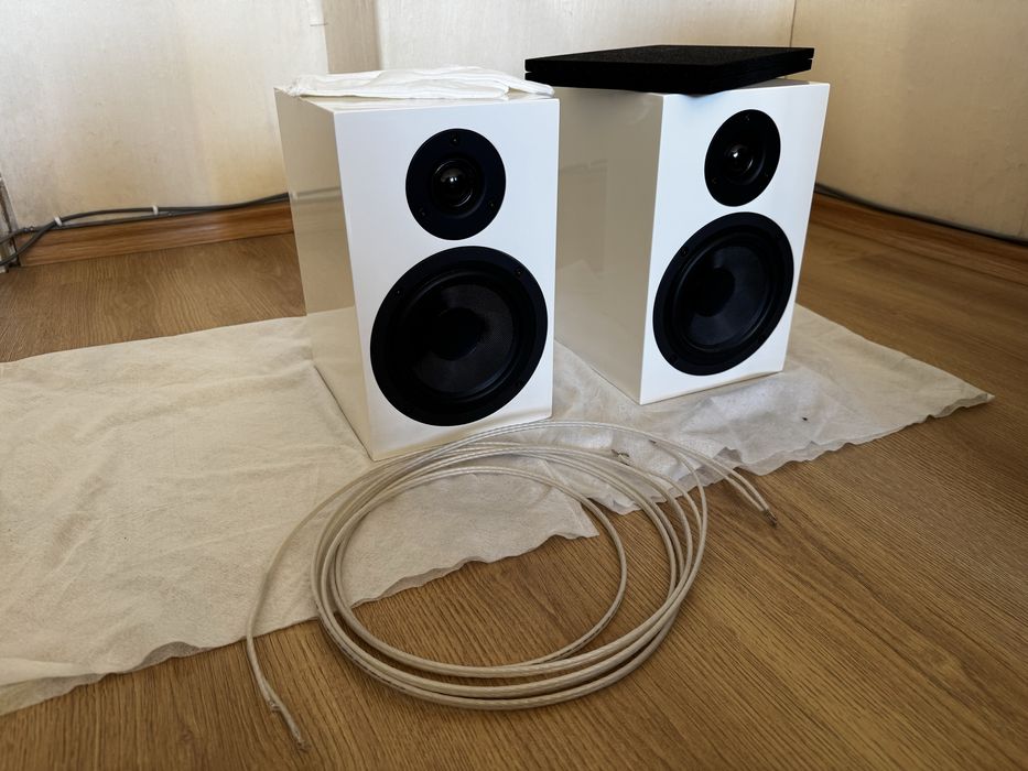 Тонколони Pro-Ject Speaker Box 5 - бели