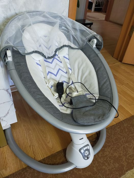 Продается шезлонг