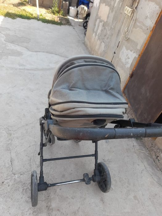 Коляска  кому надо
