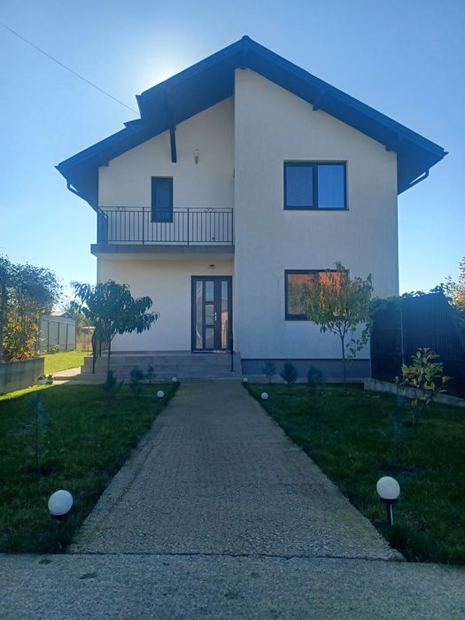 Casă 4 camere Miroslava