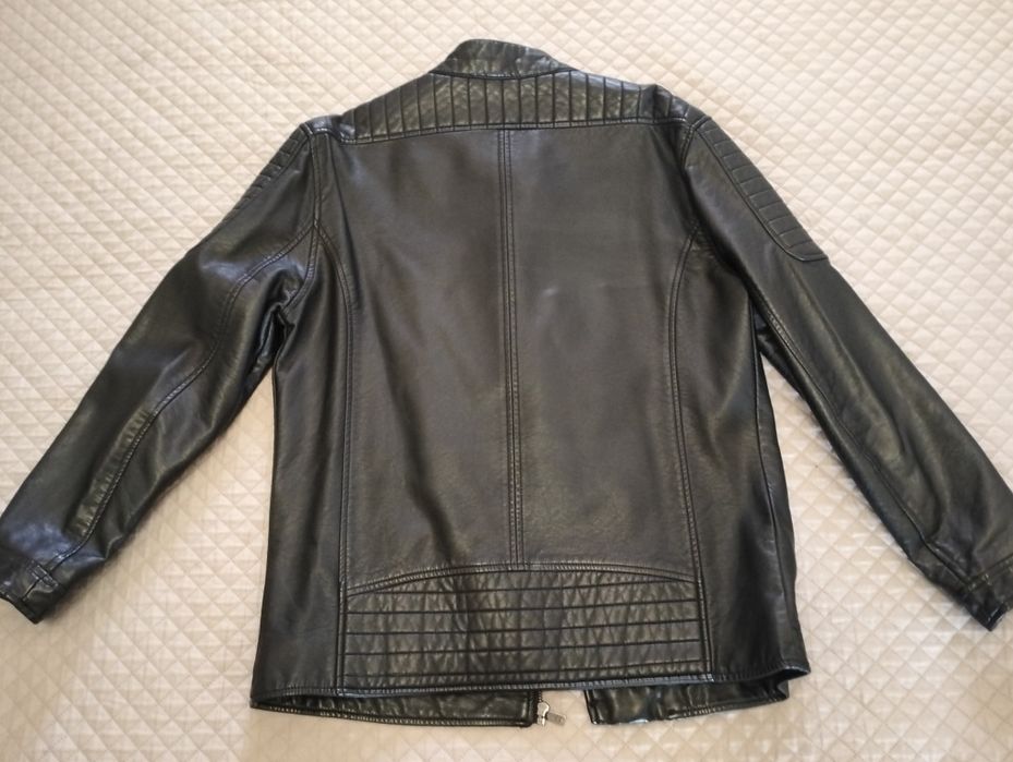 Продам куртку в хорошем состоянии