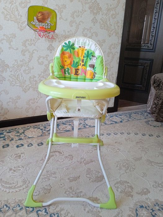 Детский стол для кормление