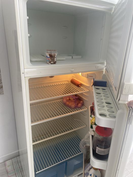 Bosh холодильник в хорош состоянии