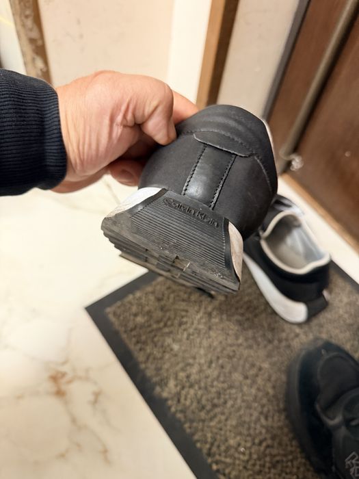 Adidasi pantofi originali mar. 43 Calvin klein si Karl Lagerfeld pret 500 amandoi