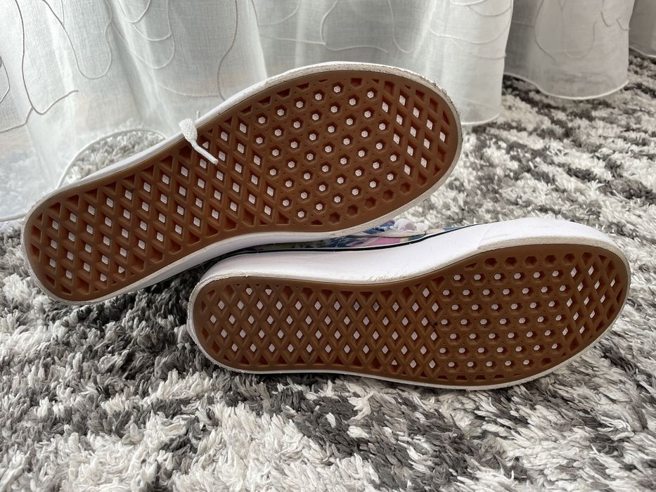 Vans / Comfy cush EU 40