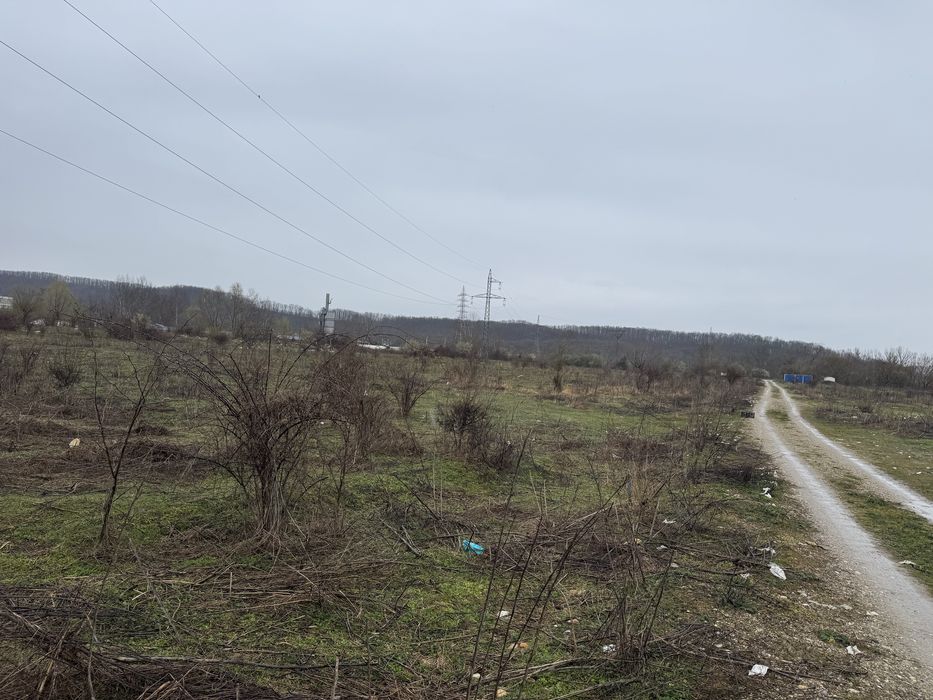 Vând teren zona industriala Pitesti