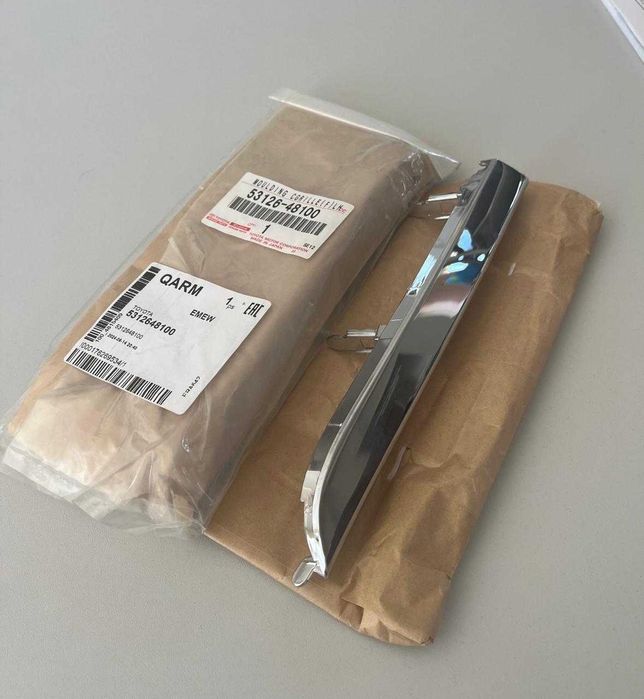 Накладка бампера Lexus RX350