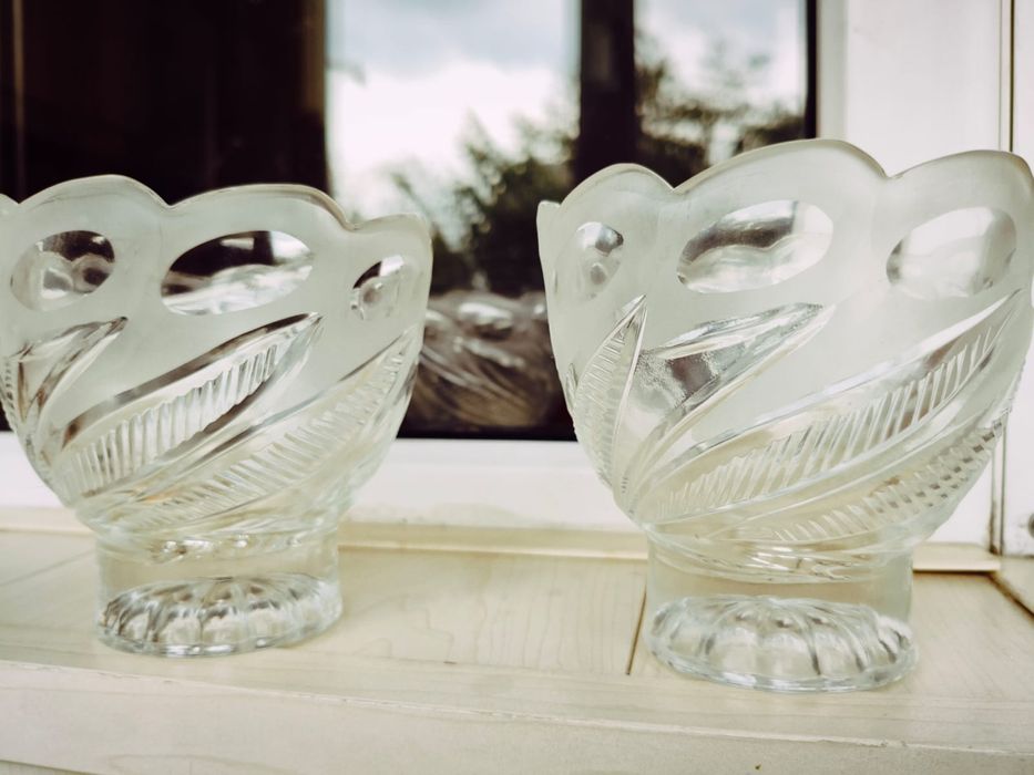 Хрустальные посуды для сервировки стола