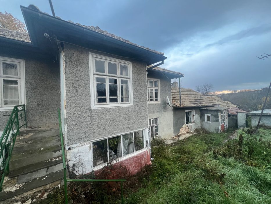 Имот в село Равна