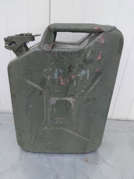 Canistra de combustibil, in stare perfectă