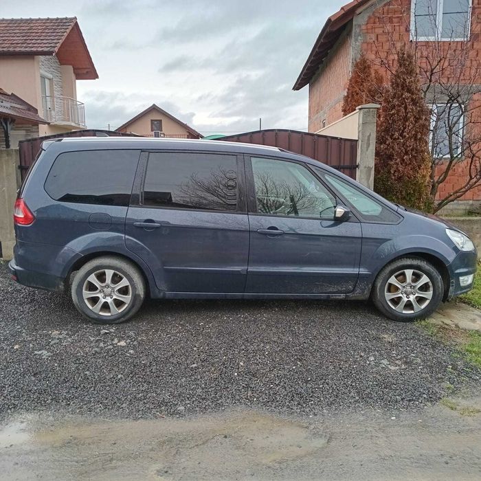 Vând Ford Galaxy