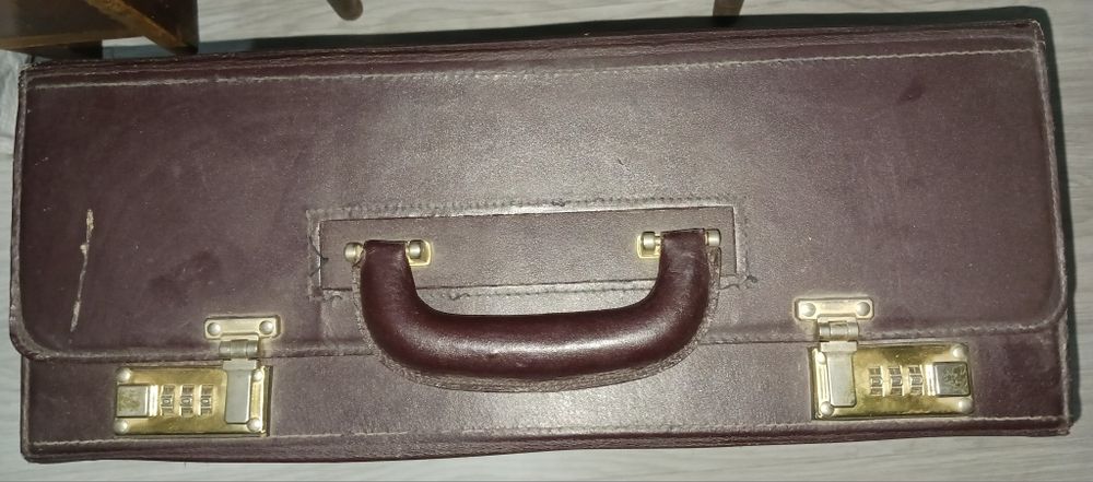 Продавам докторски куфар