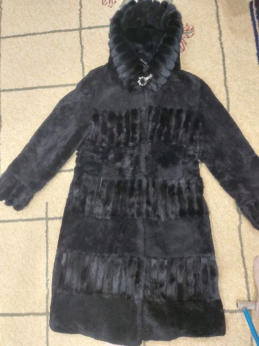 Продается шуба мутон с декором из норки