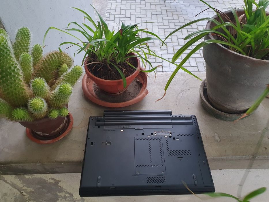 Laptop Lenovo Windows 11 ieftin..