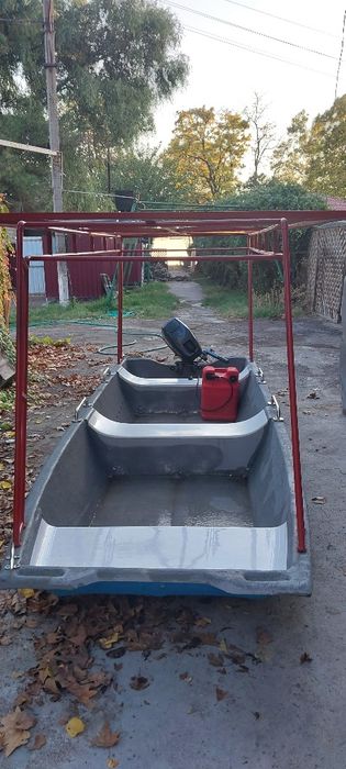 Продам лодку стекло-пластик новая с мотором