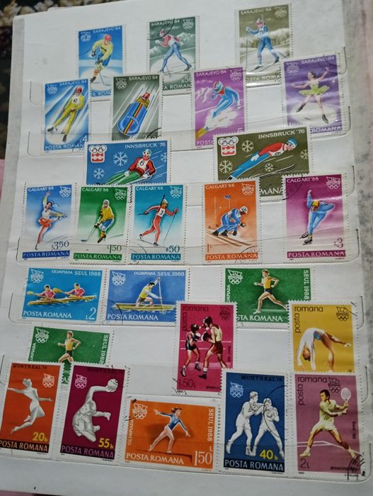 Vând carte cu timbre rare