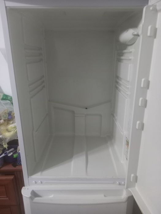 Холодильник indezit