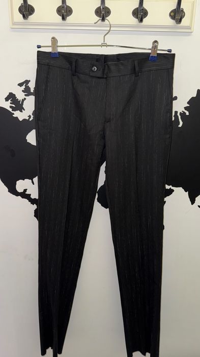 Мъжки черен костюм от студена вълна