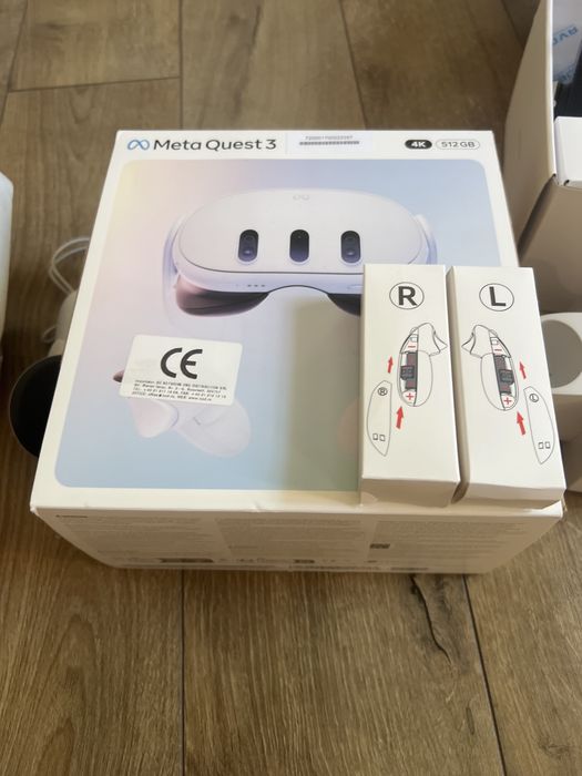 Vand meta quest 3 de 512gb original cu head strap, si cu charging stand, URGENT!!