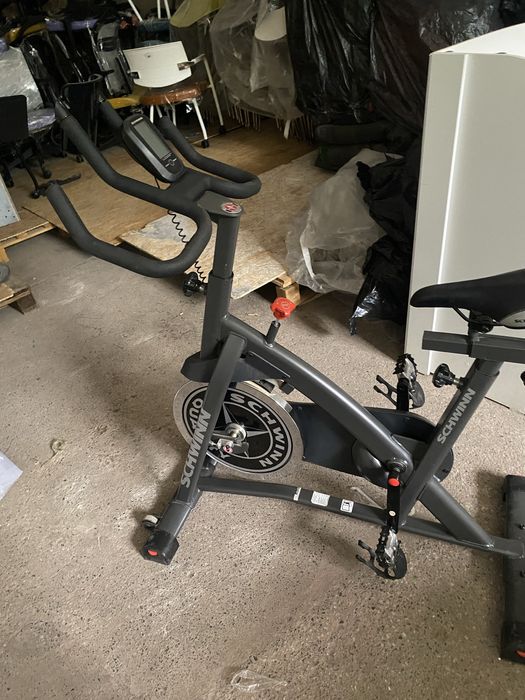 Велотренажер schwinn