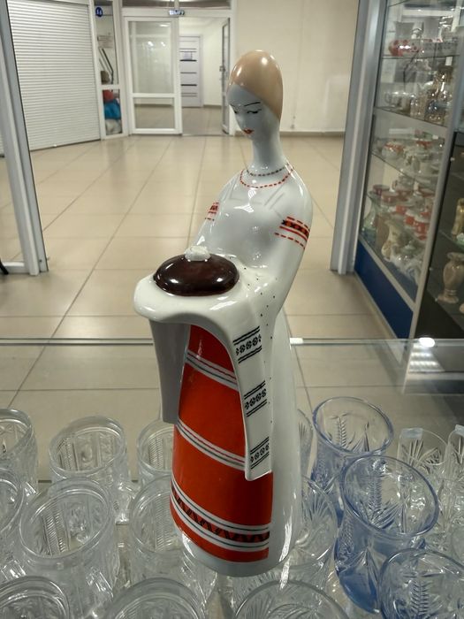 Продам антикварные статуэтки